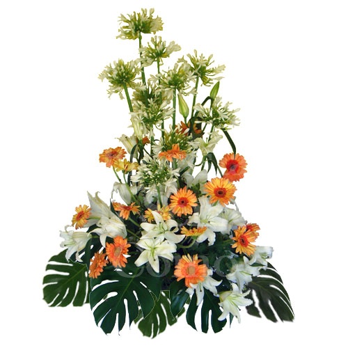 Foto Sumptuous flower arrangement by the florist’s design