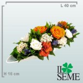 Boat tray arrangement with Stabilized Roses