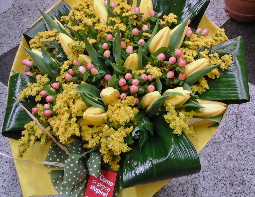 Foto Bouquet fiori misti e Mimosa